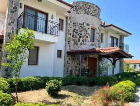 Villa Dash